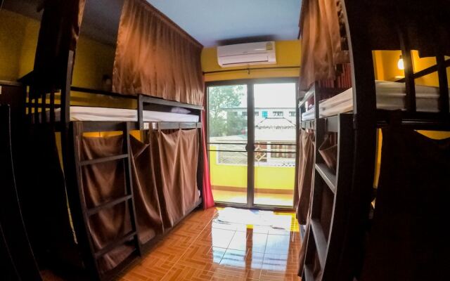 Your Hostel at Chiang Mai - Adults Only