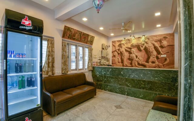 OYO 15199 Hotel Shree Maya