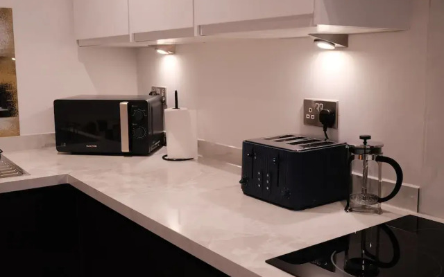 Stylish, Luxury Apartment Sleeps 4 - Southampton