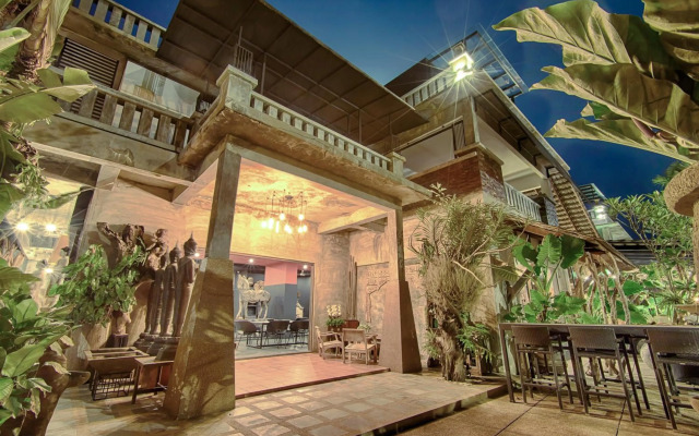 Lot 33 Boutique Hotel