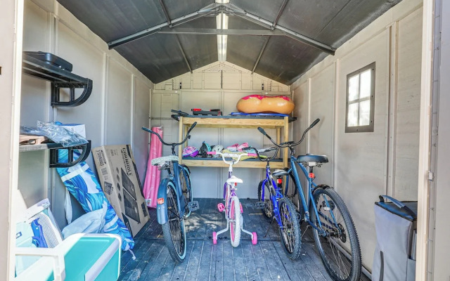 Apollo Beach Oasis: Lanai + Heated Pool!