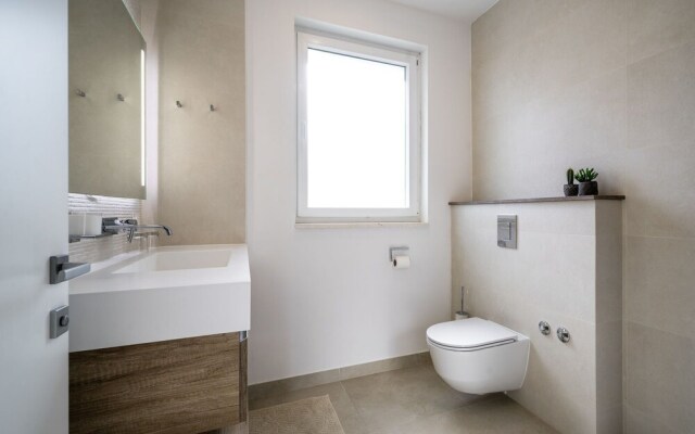 Beachfront Villa Grey Martini with Pool