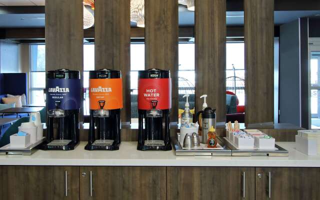 Tru by Hilton Mobile