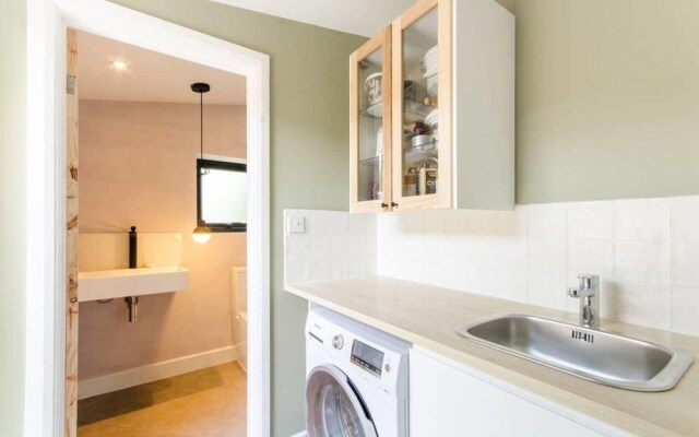 Beautiful, Modern 3 Bed With Garden In West Green