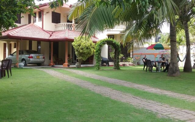 Sugandi Inn