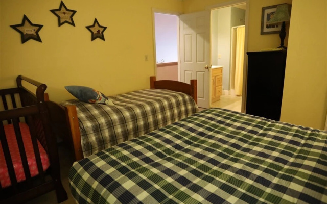 Pet Friendly Private Home, Located in Forest Ridge, Lincoln, NH - Fr8cl