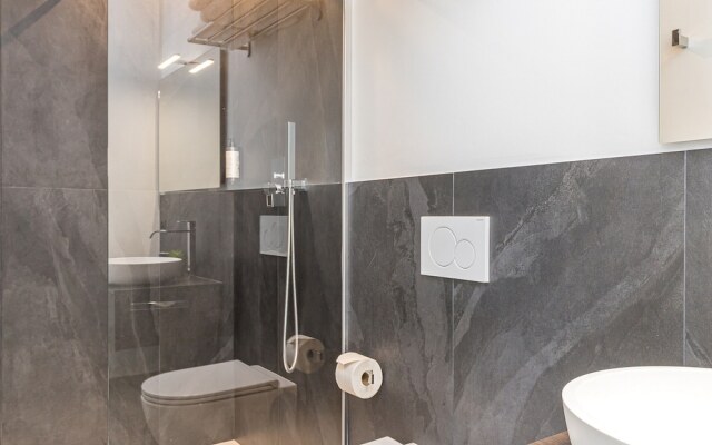 Icon H 402 Suite Business