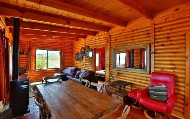 Cloudy Bay Cabin