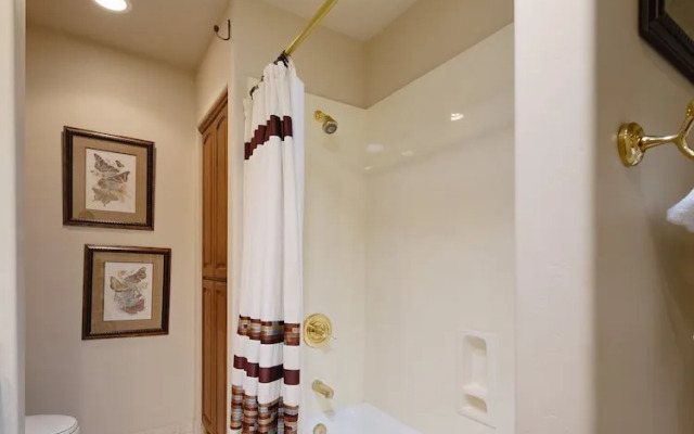 Valley View Villa - Private Pool - Hidden Bedroom