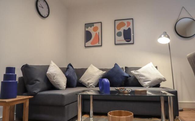 Cosy and modern two bedroom apartment - Snug House