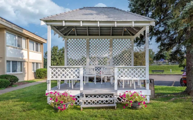 Quality Inn & Suites Vestal Binghamton