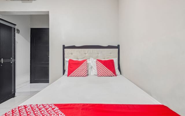 OYO 93500 Rizki Residence TOS Syariah Near PT Bank KB Bukopin Tbk