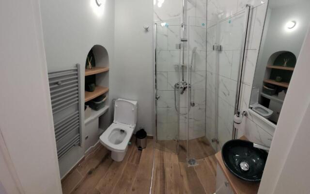 B8 - Spacious, Charming Apartment in Central Sibiu