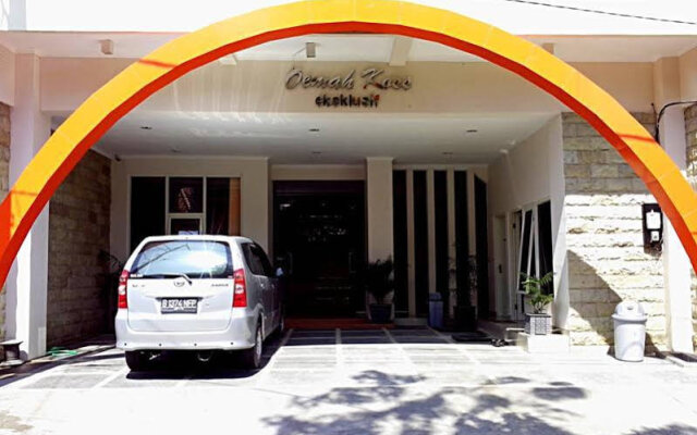 Oemah Koss Guest House Surabaya