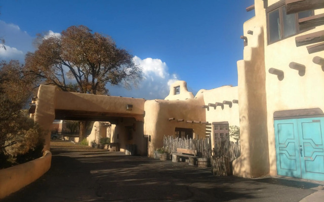 Sagebrush Inn & Suites