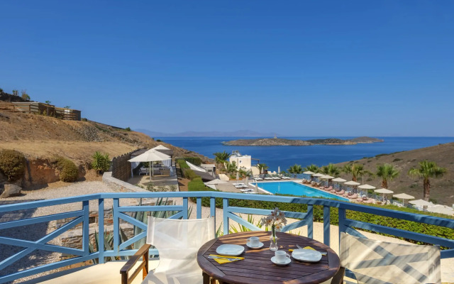 Sunrise Beach Suites