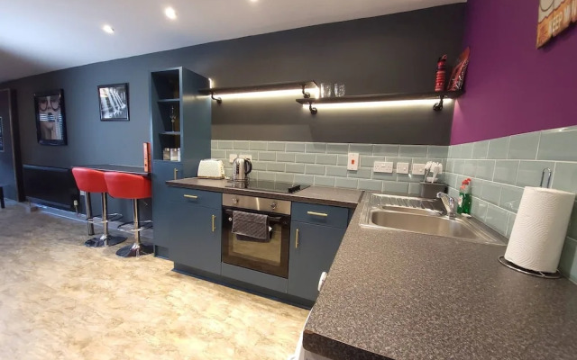 Liverpool City, Fairfield Duplex Suite