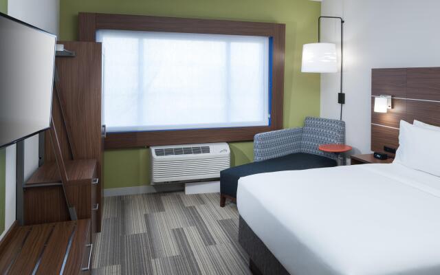 Holiday Inn Express & Suites Orlando at SeaWorld, an IHG Hotel