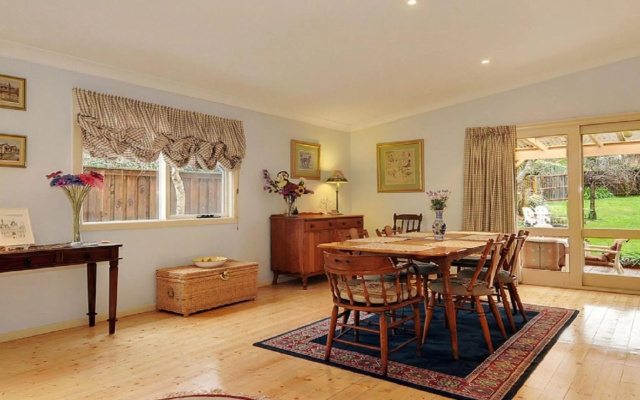 Plum Tree Cottage - warm, cosy & walk to town – Guest Rooms – Bowral