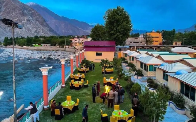 Hotel Riveria