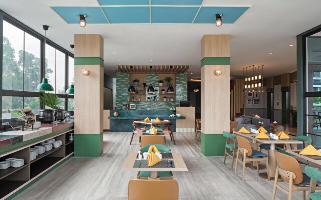 MaxOneHotels Kota Harapan Indah Bekasi