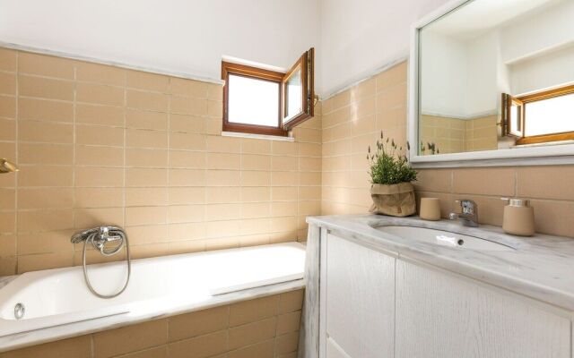 Mikro Livadi Special Lodges