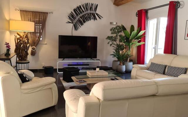 Ste Maxime Villa 5 * - Piscine chauffée - 6/9 pers