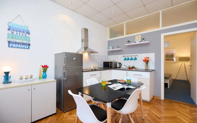 Apartment Aria