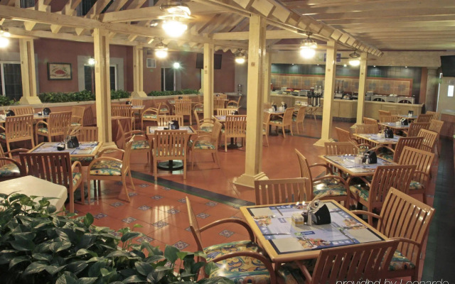 Holiday Inn Express Monterrey Galerias by IHG