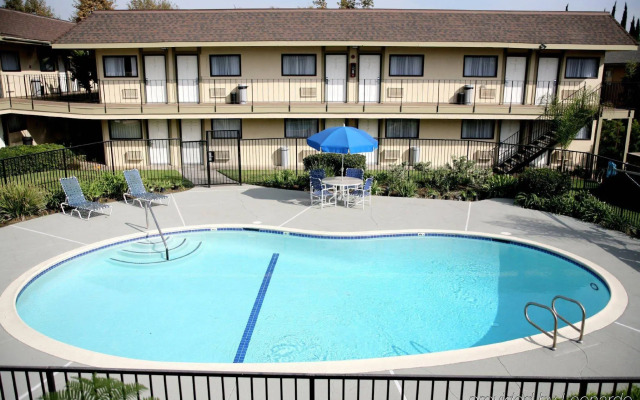 Key Inn & Suites