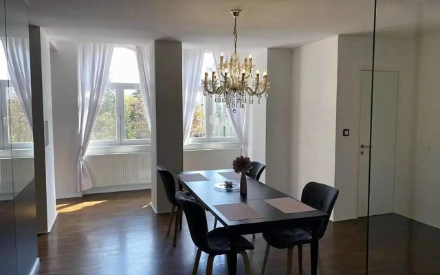 Luxusný 118m2 Apartmán s Krbom v Centre Nitry