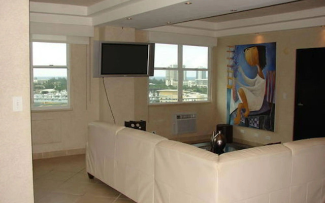 Vistas De San Juan One Bedroom Apt