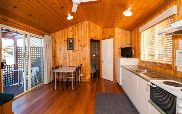 Snug Beach Cabin And Caravan Park