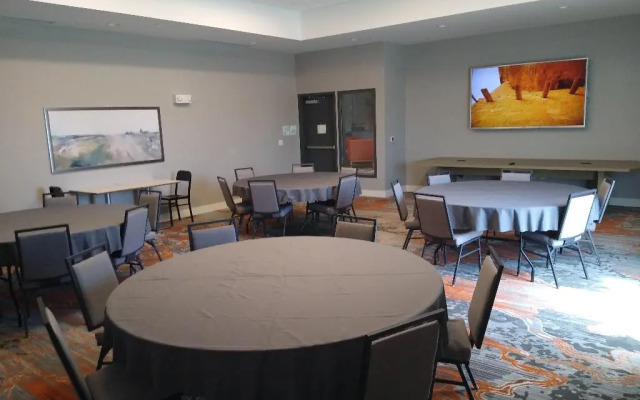 Holiday Inn Kansas City - Northeast by IHG