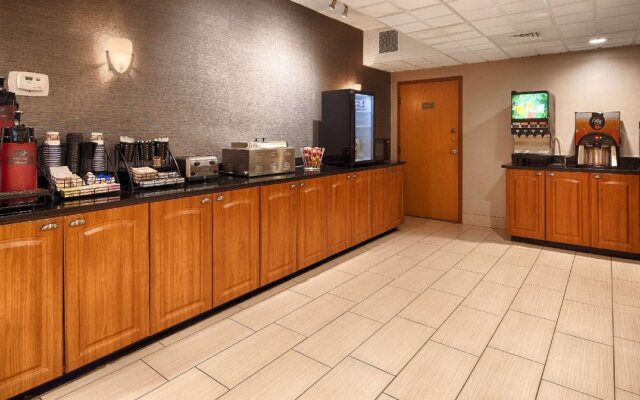 Days Inn by Wyndham Englewood Dayton Airport