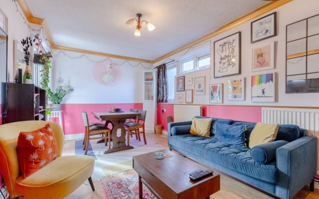 Vibrant 1BD Flat - 8 Mins to Dalston, Hackney!