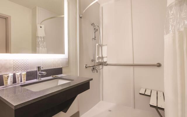 Country Inn & Suites by Radisson, North Little Rock, AR