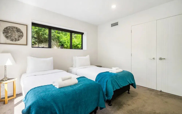 The Perfect Spacious 2BR Getaway-Netflix