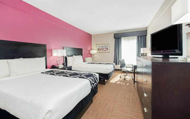 La Quinta Inn & Suites by Wyndham Winnie