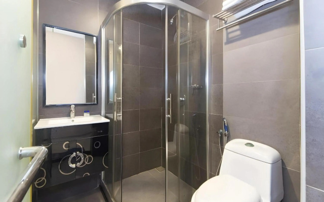 Super OYO 340 Comfort Hotel