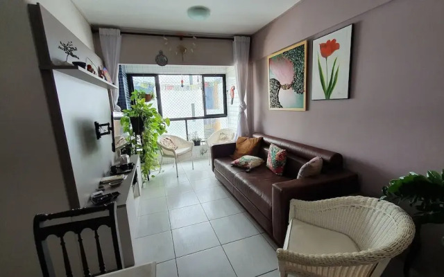 Apt 2 quartos com varanda próximo Praça Casa Forte o bairro mais agradável do Recife ARN901