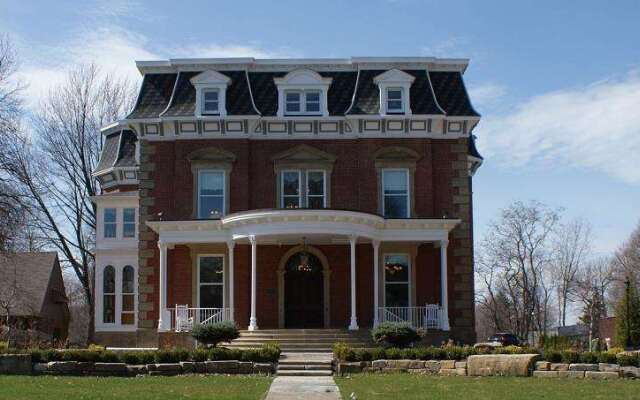 Steele Mansion