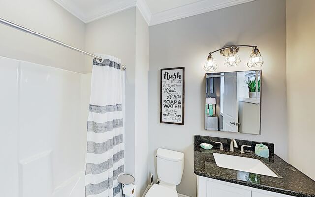 Brand-new W/ Pool & Theater -- Near Beach! 6 Bedroom Home