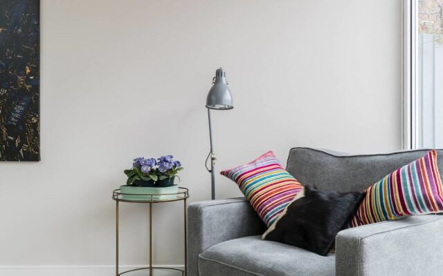 Gorgeous 5 Bed / Sleeps 10 - in Battersea Village