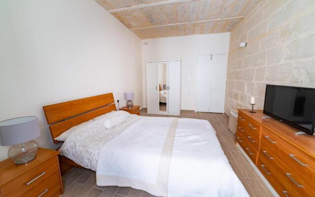 Central Valletta Townhouse