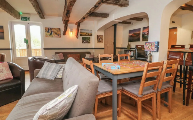 Chalet Log Cabin L6