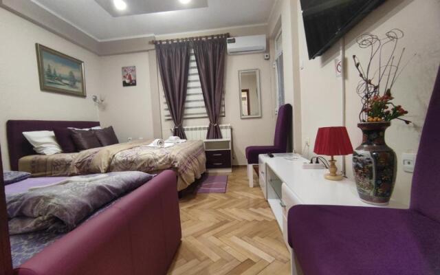 Hostel Apartments  Rooms Lug Mdl