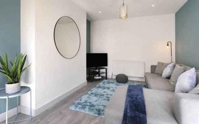 ✰OnPoint- MASSIVE House, PERFECT Location-Parking✰