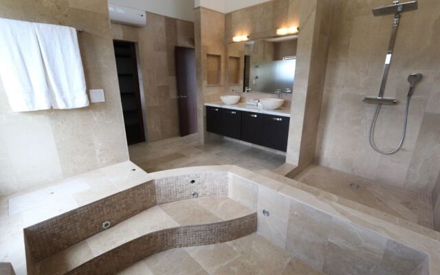 Luxury Sky Penthouses 3-6BR Condo-Hotel at Oceano Jaco