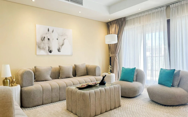 Massive 2 Bedroom with Palm View Balqis